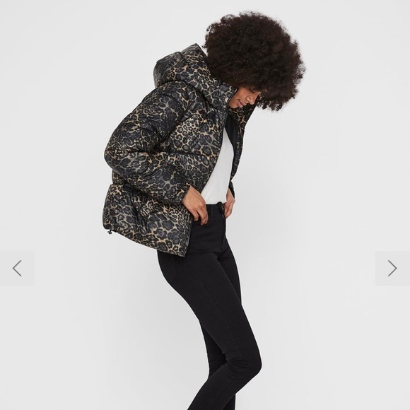 SOLD! Vero Moda light puffer jacket - Picture 5 of 13